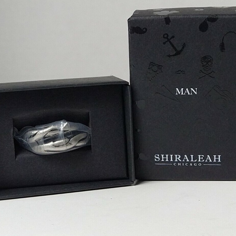 Serpent ring, size 9 box reads 9 measurements is 8.5 new in box